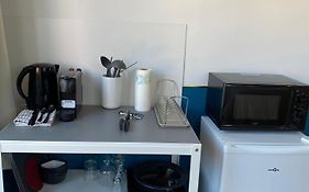 Capstay Roubaix Lille Private Shower & Netflix
